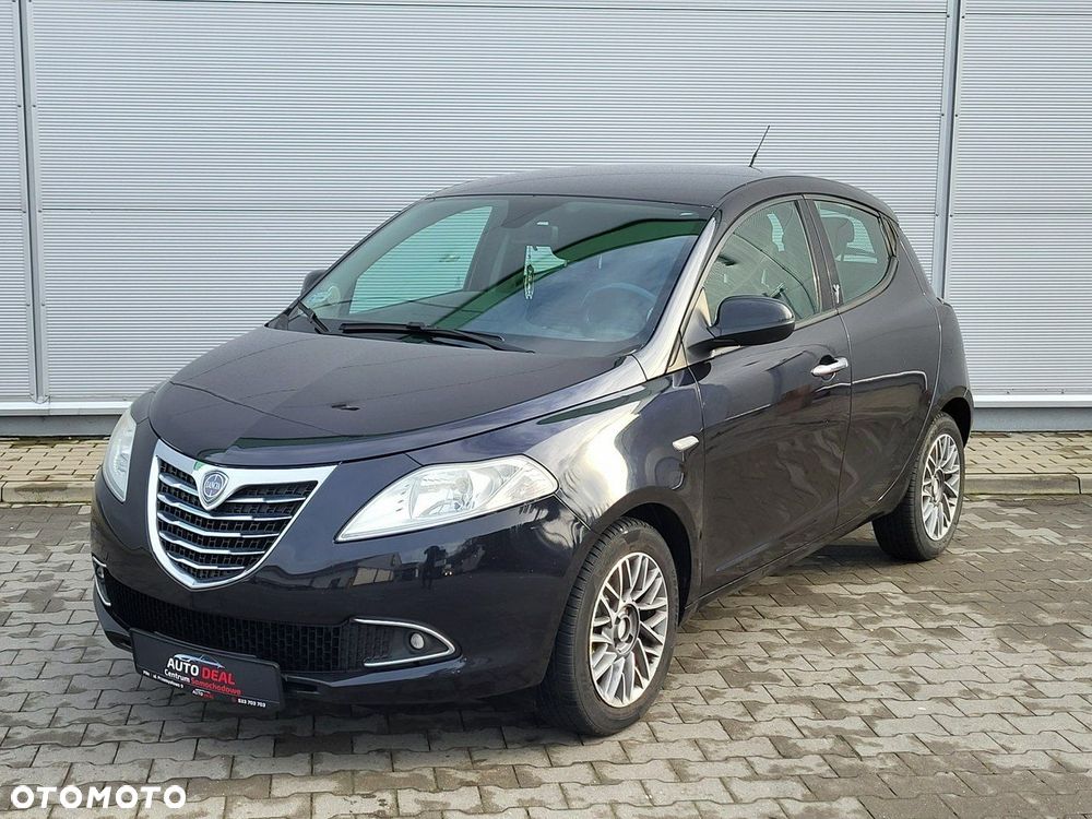 Lancia Ypsilon - 8