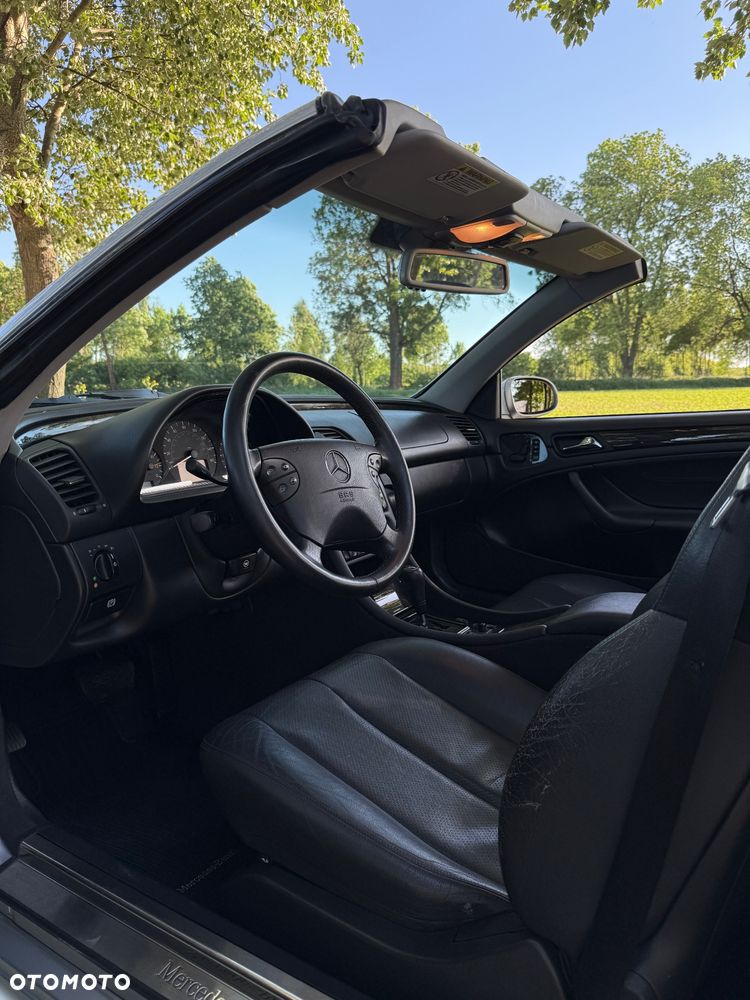 Mercedes-Benz CLK - 21