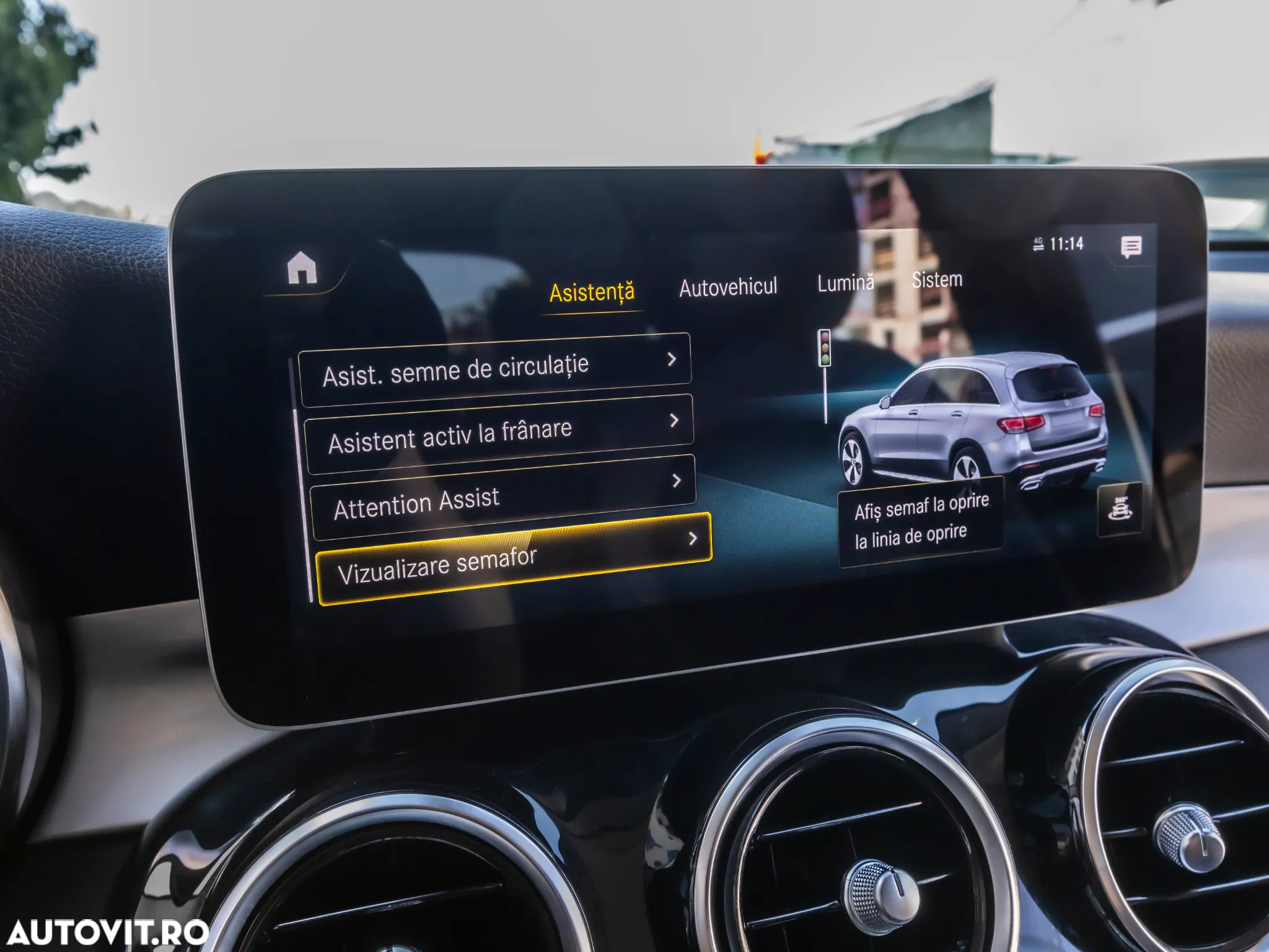 Mercedes-Benz GLC 300 e 4Matic 9G-TRONIC - 28