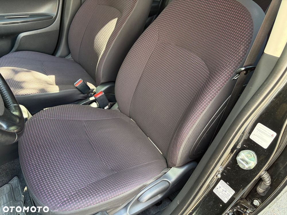 Mitsubishi Space Star 1.2 Invite CVT - 16