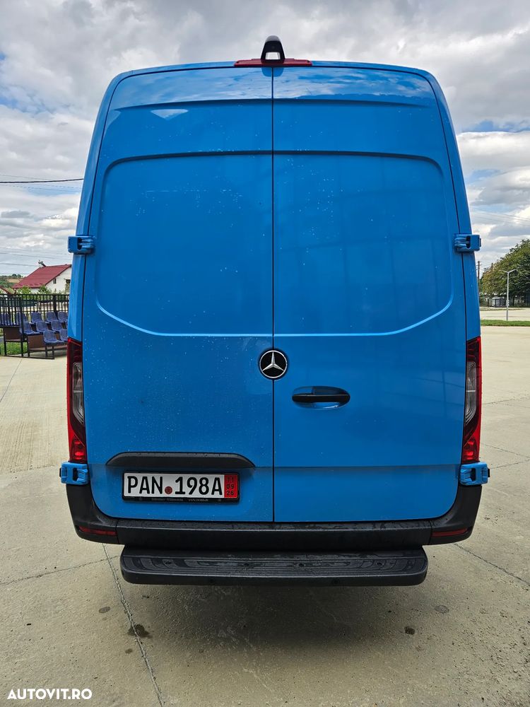Mercedes-Benz Sprinter - 10