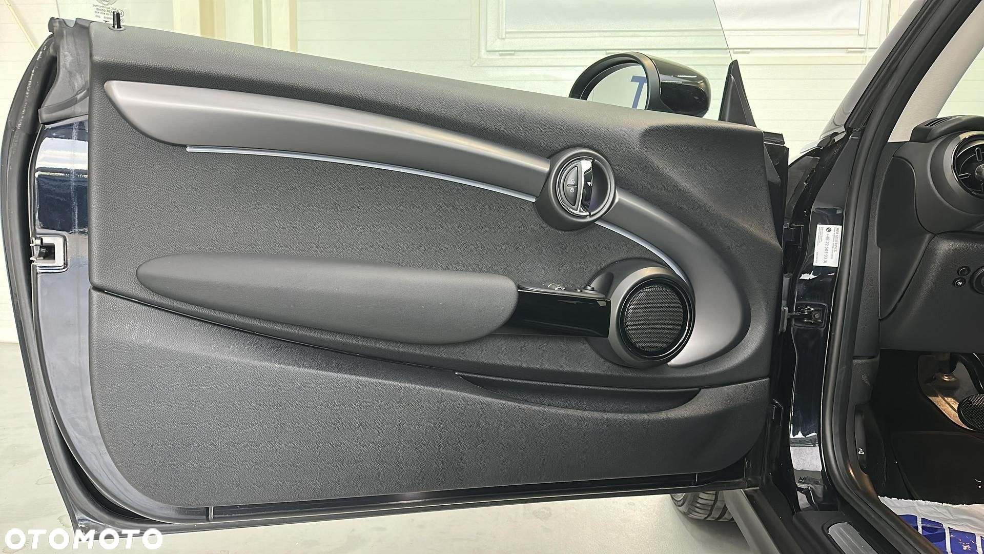 MINI Cooper SE Classic Trim - 13
