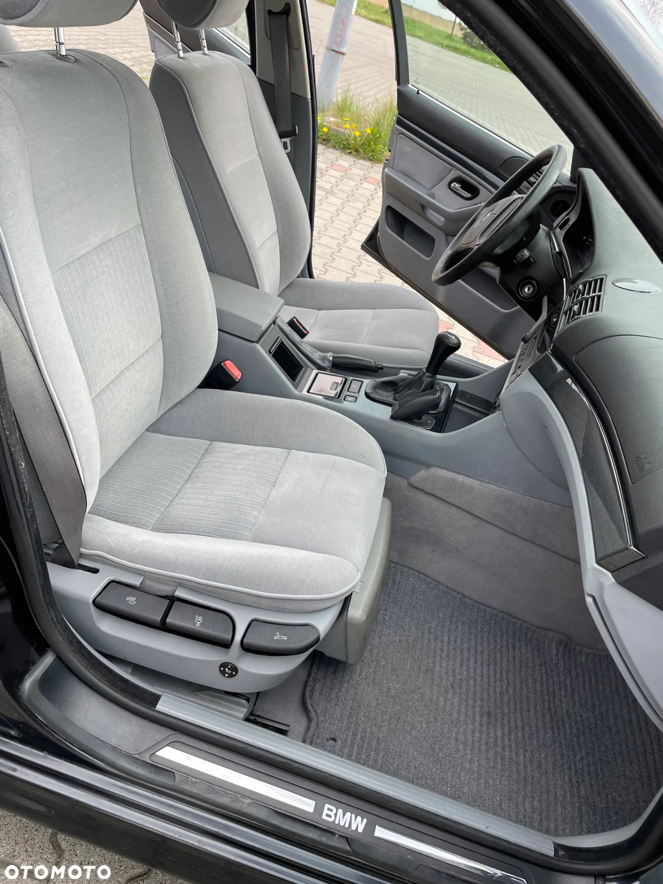 BMW Seria 5 523i - 6