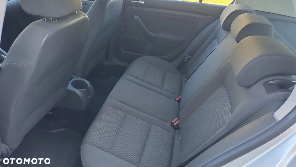 Volkswagen Golf - 14