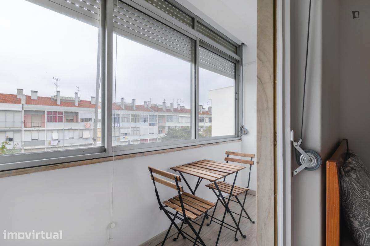 Quarto - localizado em Amadora Lisbon - Grande imagem: 3/16