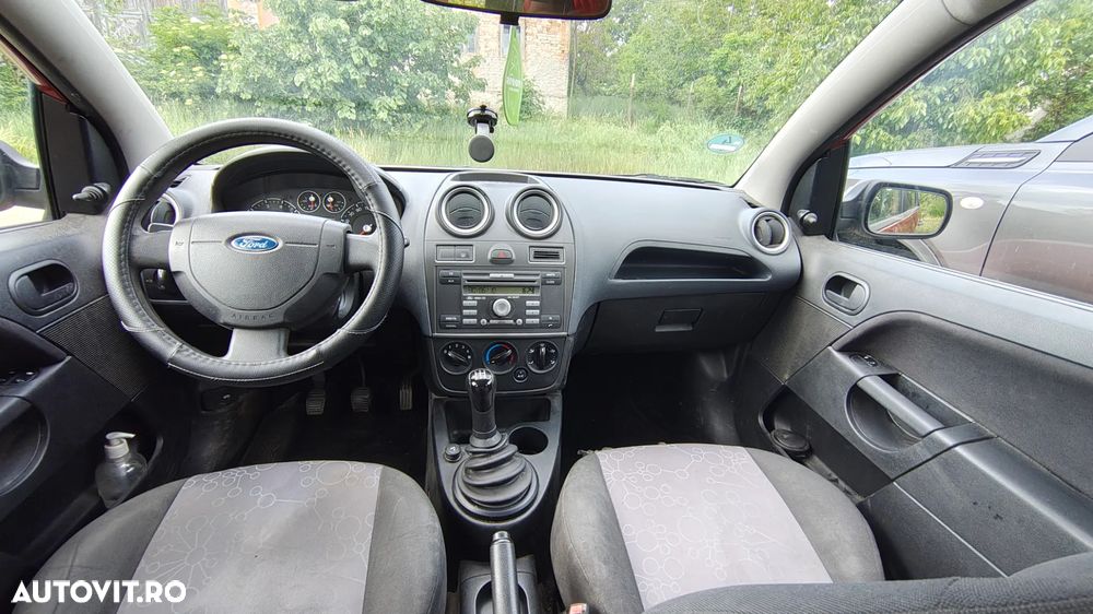 Ford Fiesta 1.25i Comfort - 14