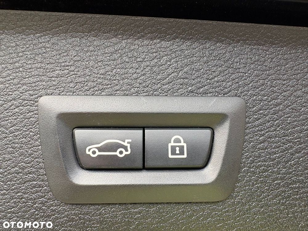 BMW X3 xDrive28i xLine - 17