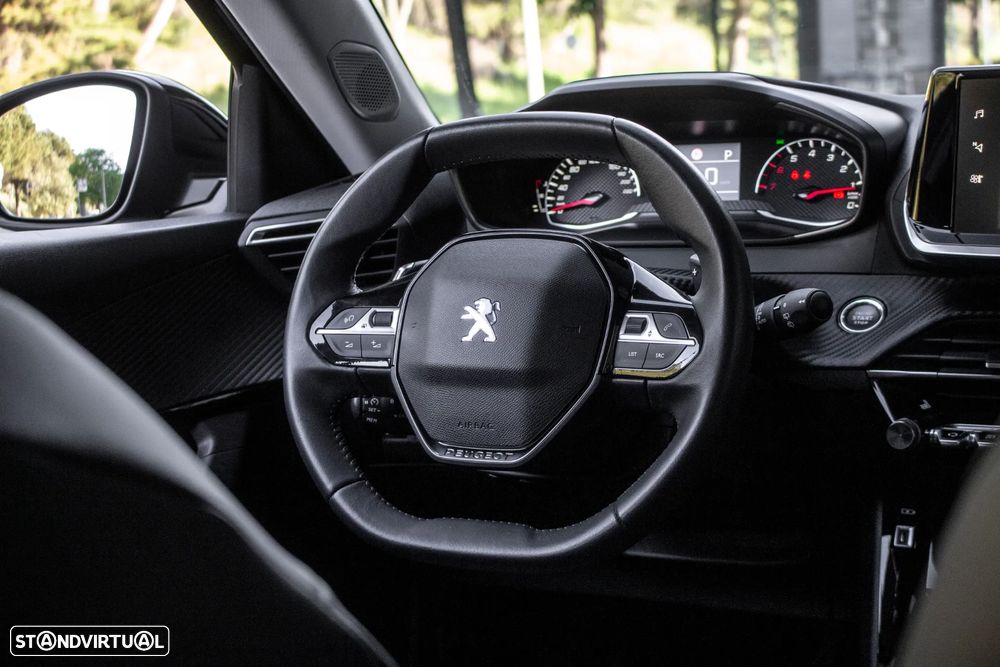 Peugeot 2008 1.5 BlueHDi Allure EAT8 - 32