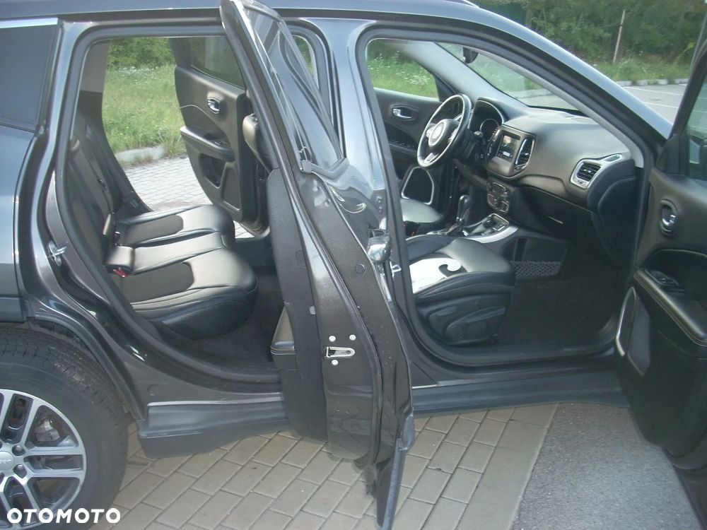 Jeep Compass - 11