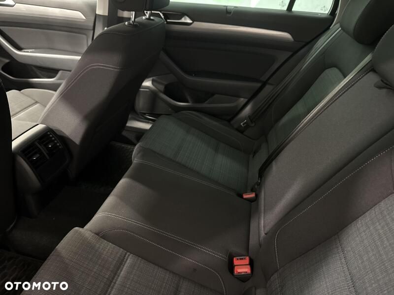 Volkswagen Passat 2.0 TSI Business DSG - 22