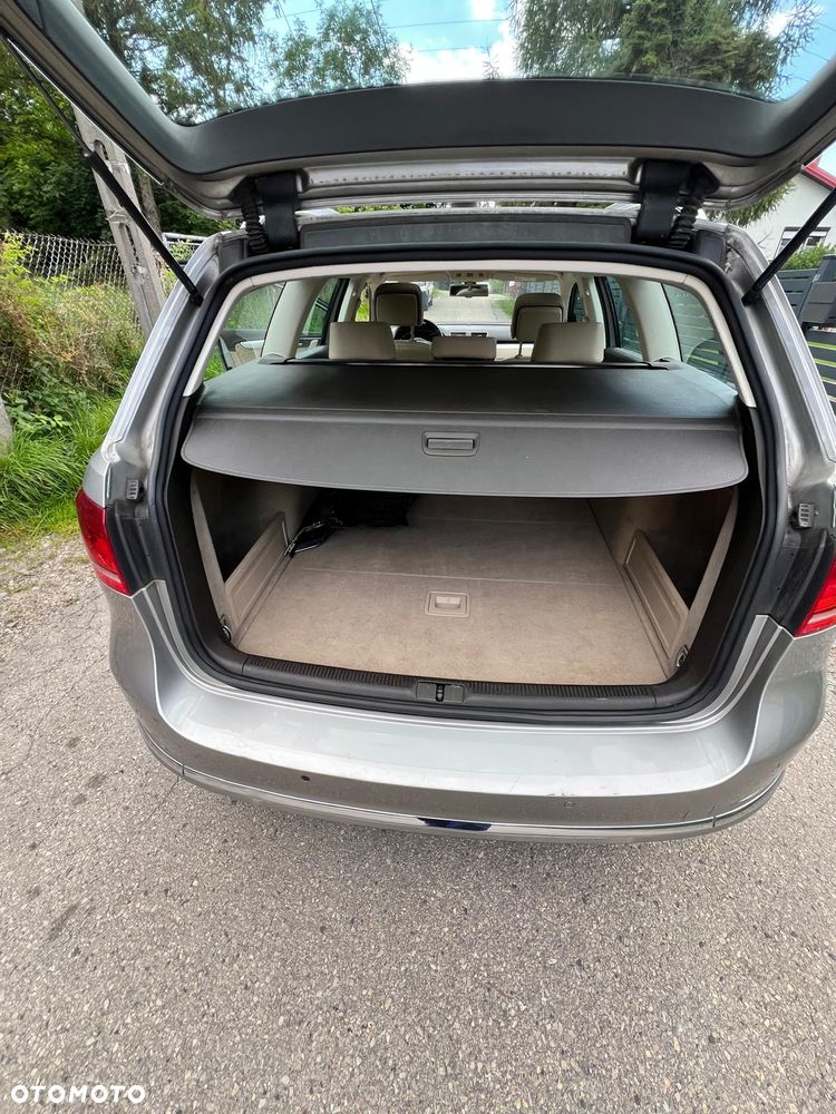 Volkswagen Passat 2.0 TDI Perfectline R-Style - 22