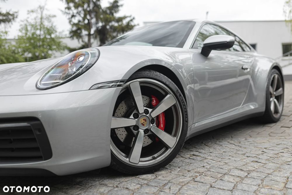 Porsche 911 Carrera S - 2