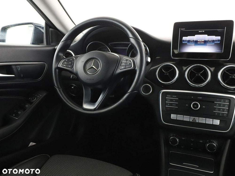 Mercedes-Benz CLA 180 d 7G-DCT - 17