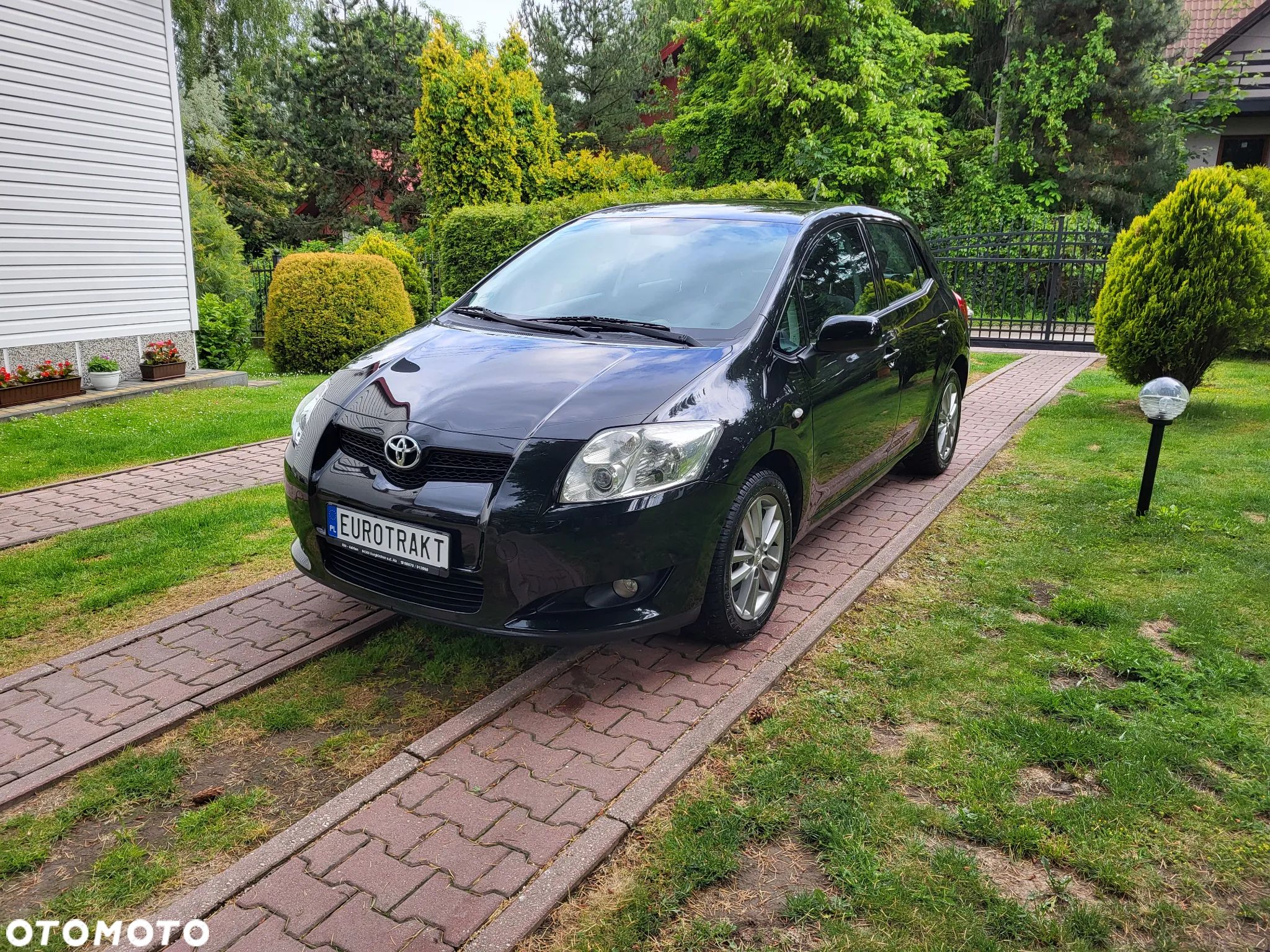 Toyota Auris 1.6 VVT-i Sol - 1