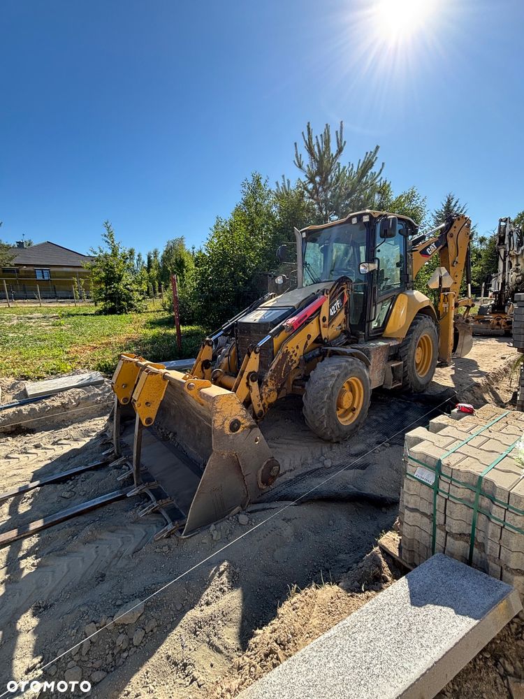 Caterpillar 427F2 - 1