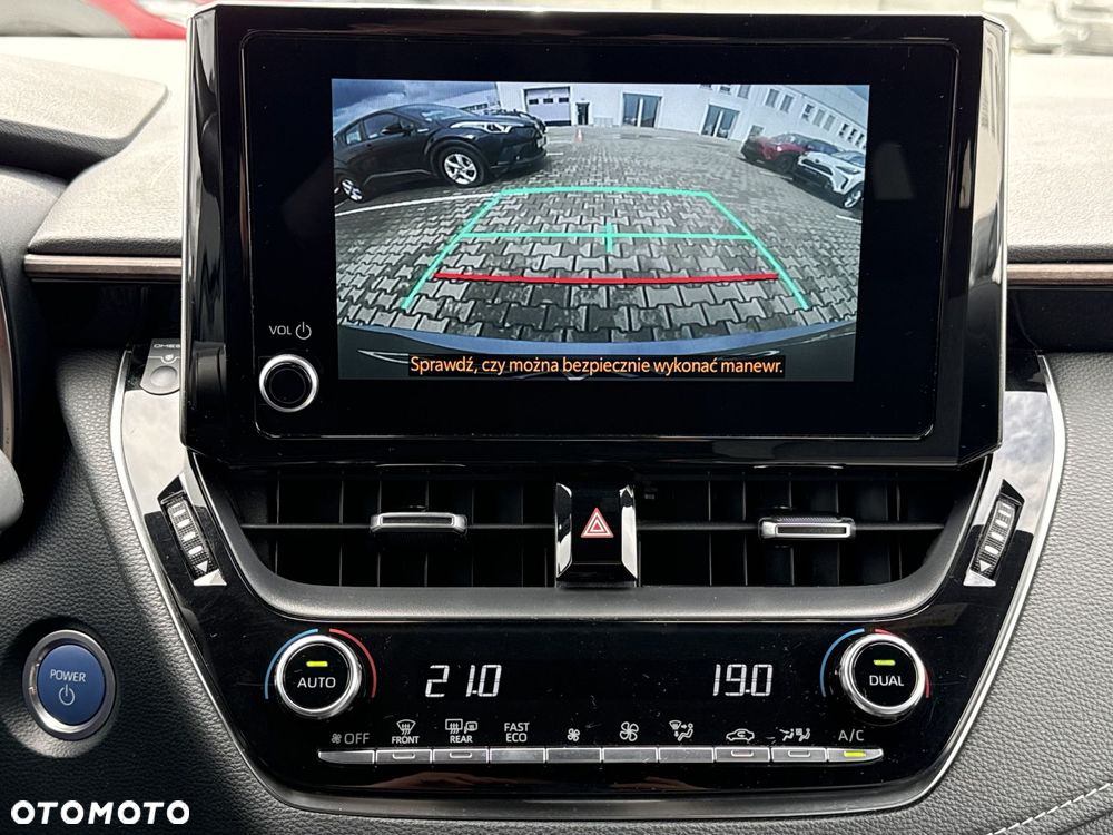 Toyota Corolla 2.0 Hybrid Trek - 16