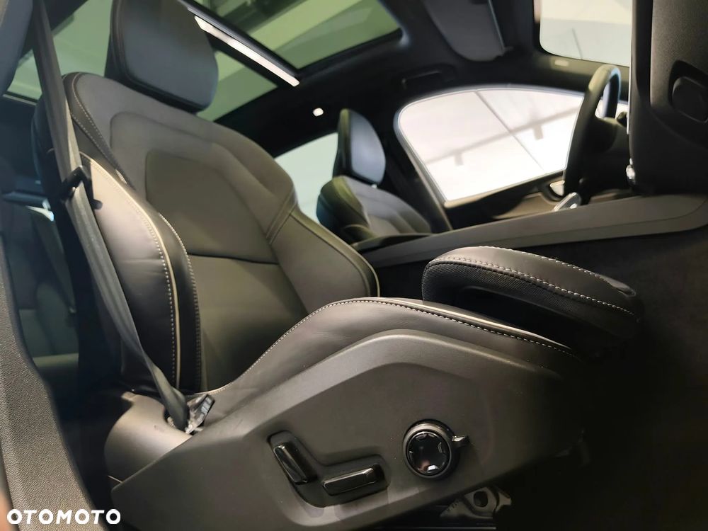 Volvo XC 60 B5 B AWD Ultimate Dark - 18