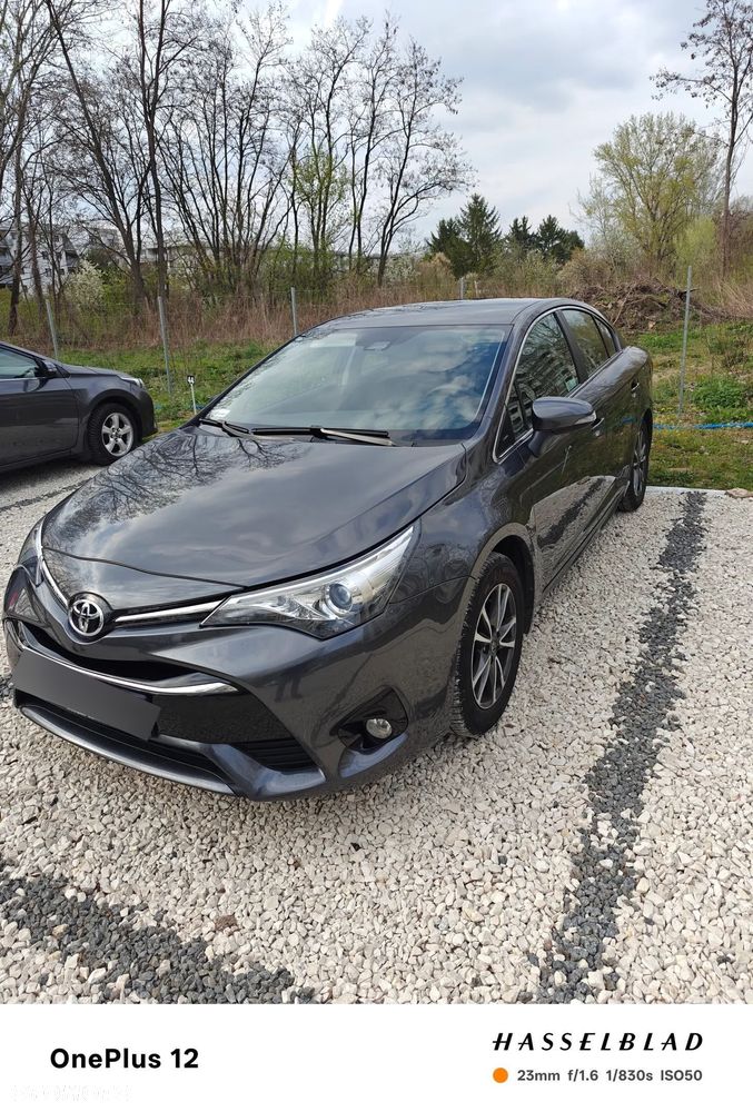 Toyota Avensis 1.8 Premium - 5
