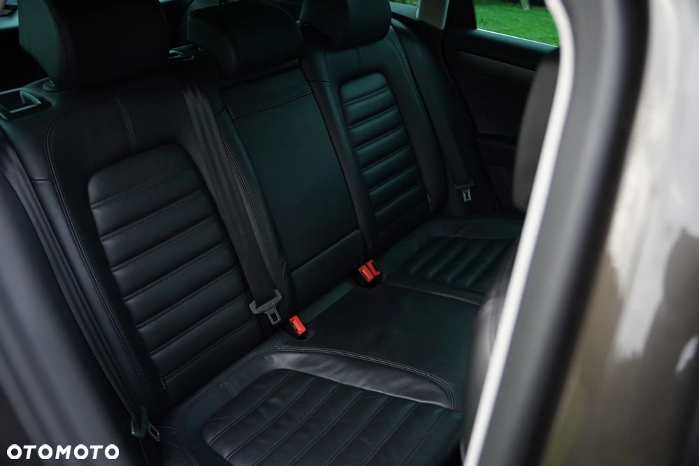 Volkswagen Passat 2.0 TDI DPF Comfortline - 10