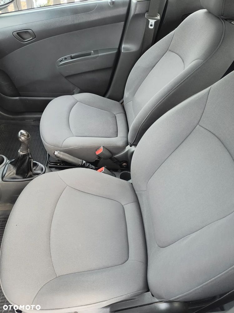 Chevrolet Spark 1.0 Base - 13