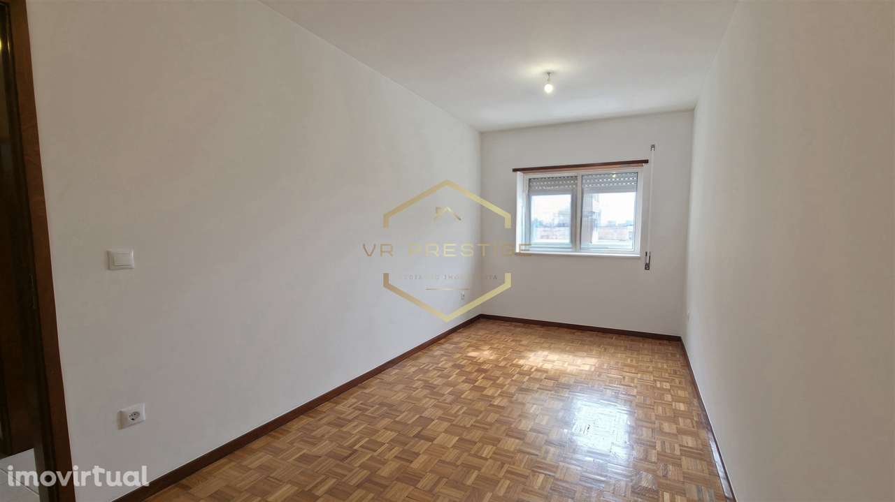 Apartamento T1 a 450 metros da praia de Aver-o-Mar - Grande imagem: 3/16