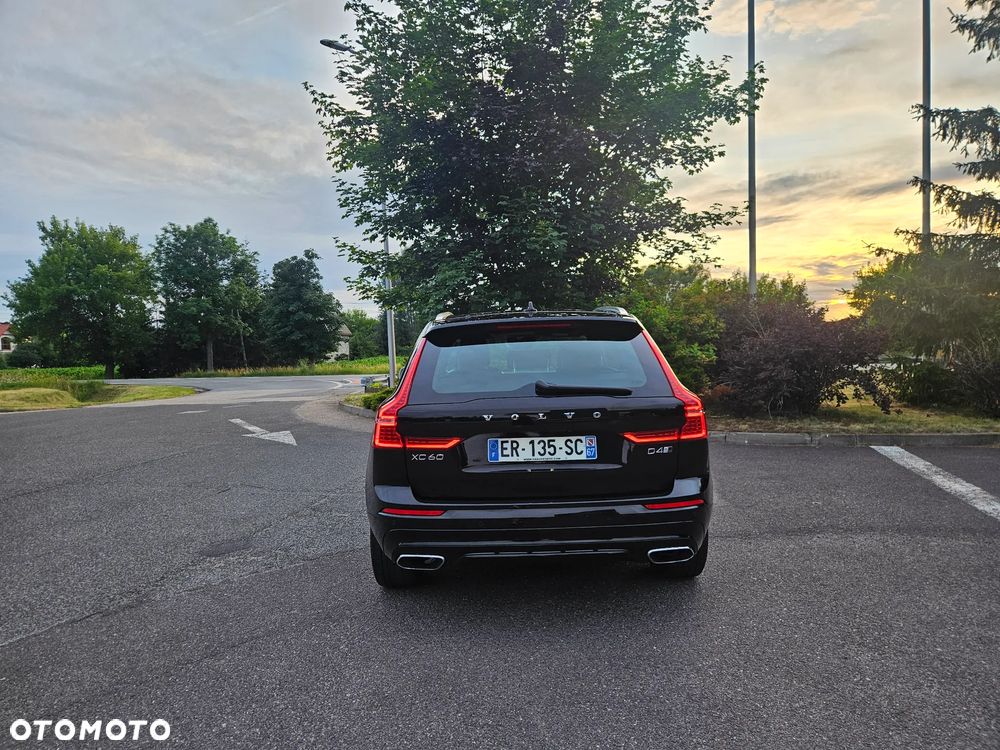 Volvo XC 60 D4 AWD Geartronic RDesign - 17