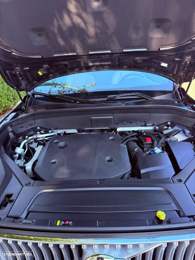 Volvo XC 90 D5 AWD Geartronic RDesign - 32