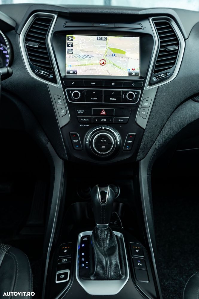 Hyundai Santa Fe 2.2 CRDi 4WD Automatik SEVEN Premium - 11