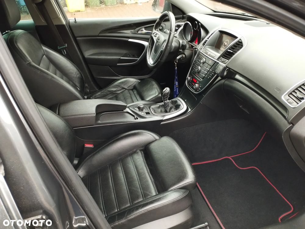 Opel Insignia 2.0 CDTI Sports Tourer - 11