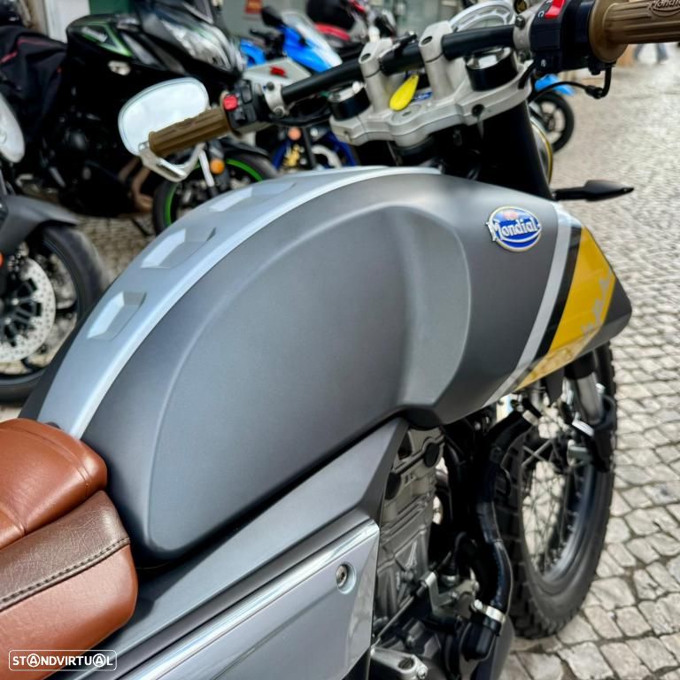 FB Mondial HPS 125 - 23