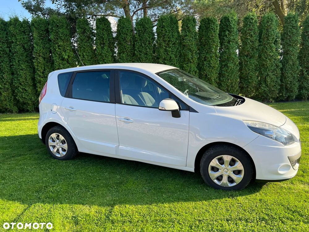 Renault Scenic 2011 photo 5