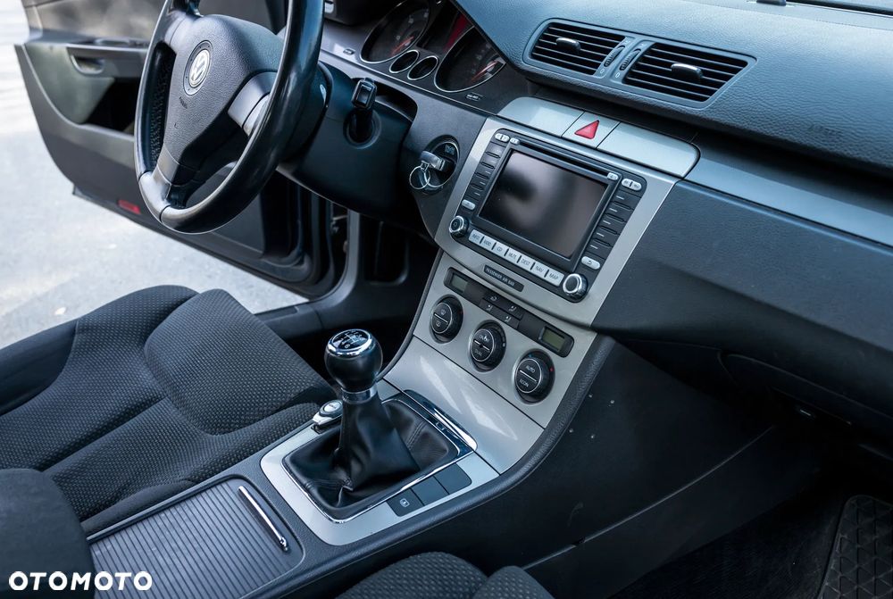 Volkswagen Passat 2.0 TDI DPF Comfortline - 13