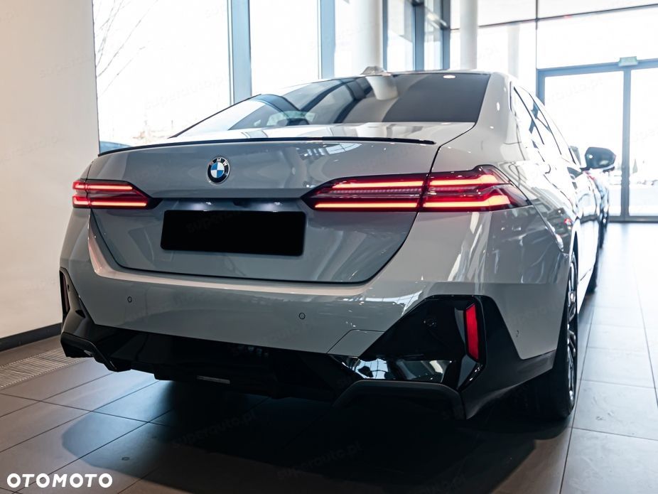 BMW Seria 5 520i mHEV M Sport - 3