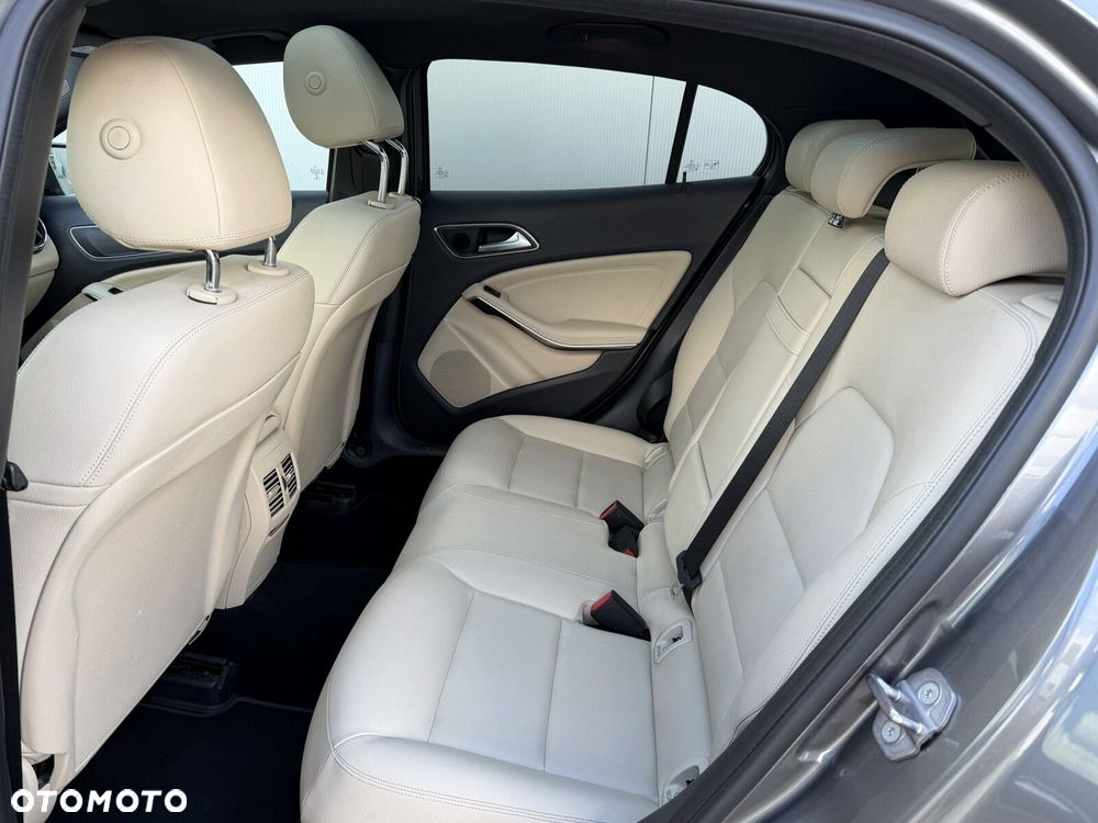 Mercedes-Benz GLA 250 4-Matic - 17