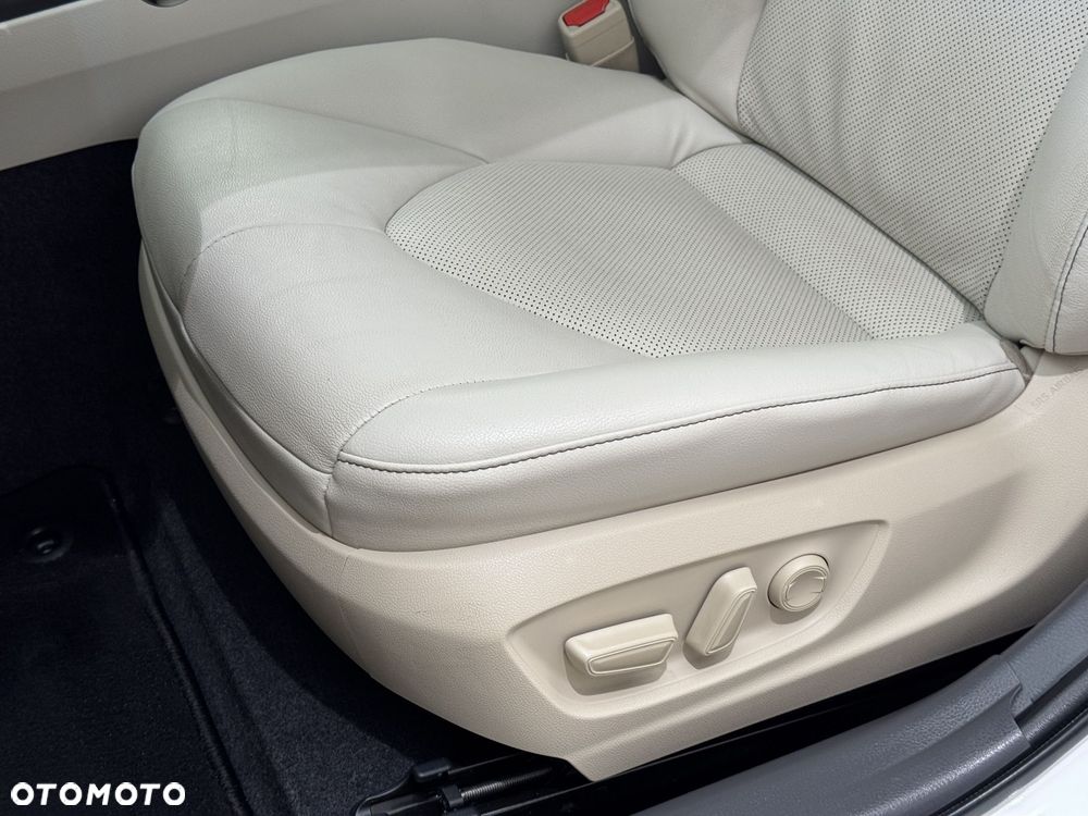 Toyota Camry - 11