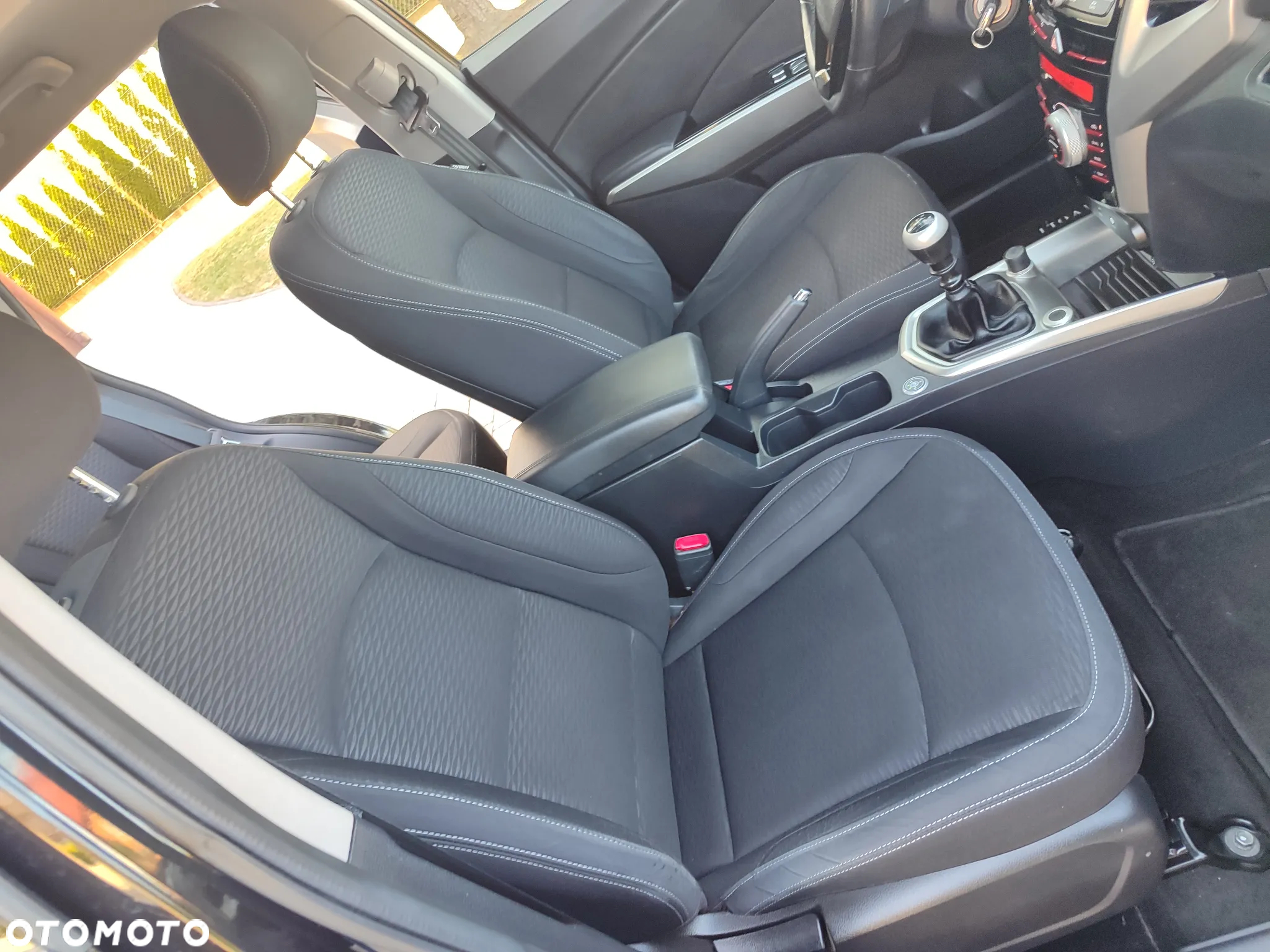 SsangYong/KGM Tivoli 1.6 Crystal Base - 23