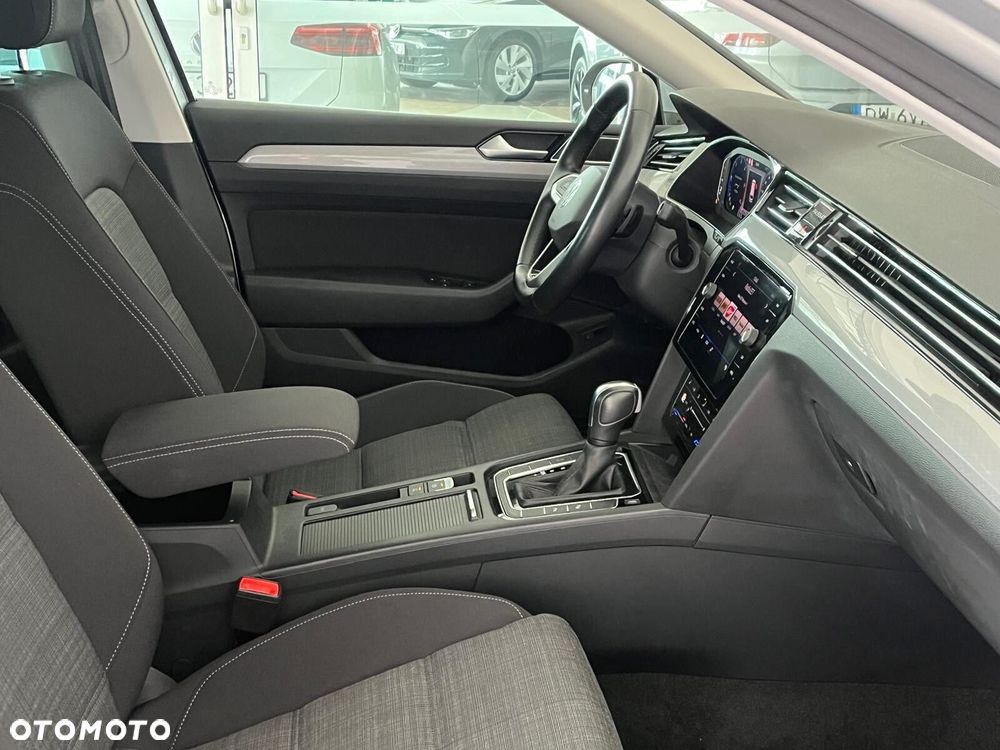 Volkswagen Passat Variant 2.0 TDI EVO Business DSG - 17