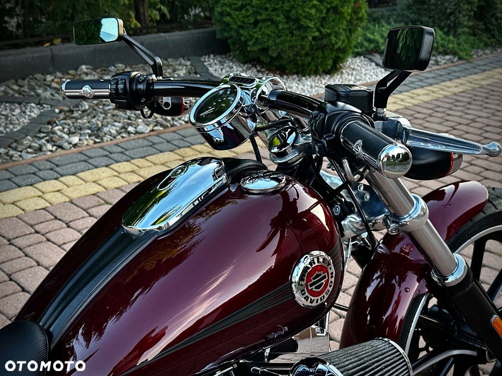 Harley-Davidson FXSB Breakout - 21