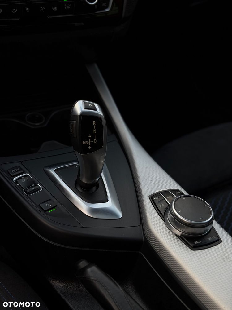 BMW Seria 1 120i Edition M Sport Shadow - 22