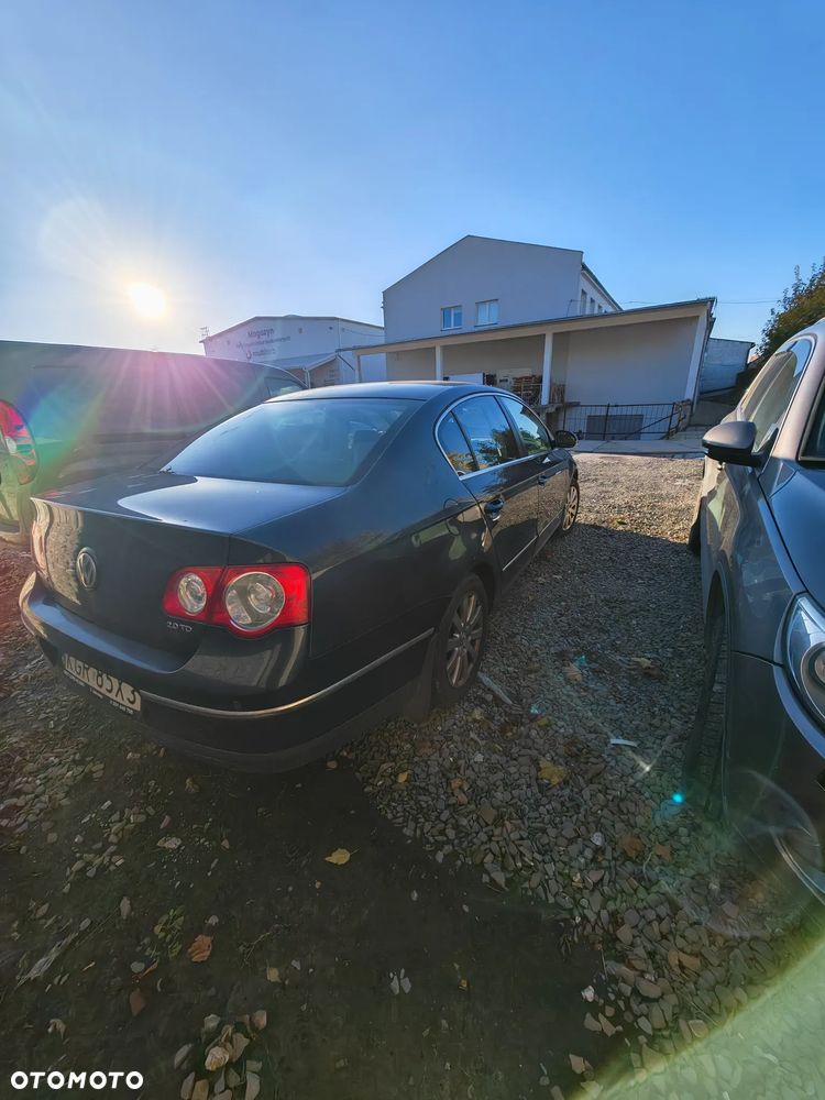 Volkswagen Passat - 13