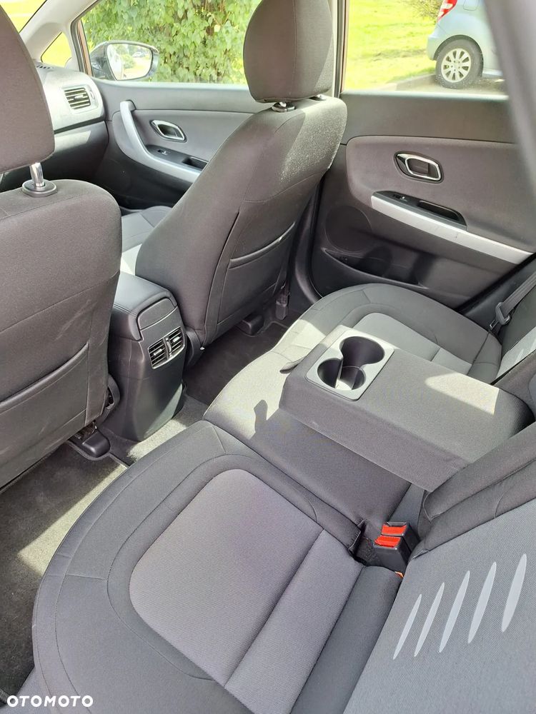Kia Ceed - 11