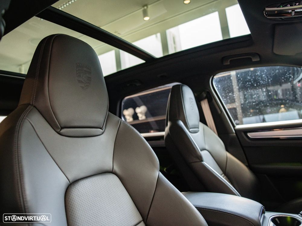 Porsche Cayenne E-Hybrid Platinum Edition - 47
