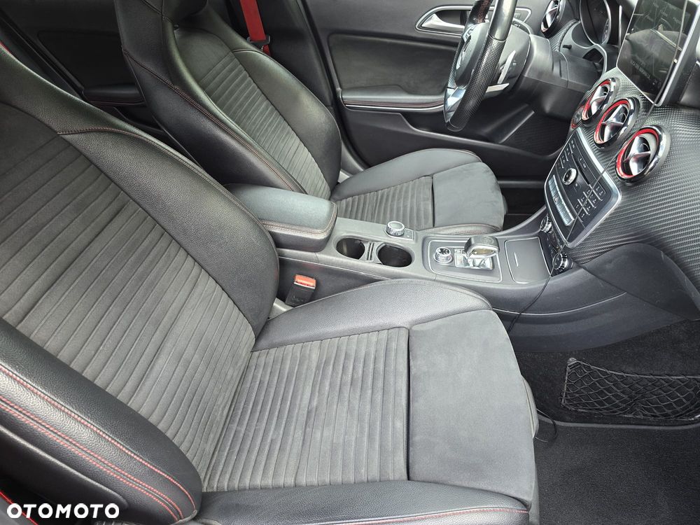 Mercedes-Benz Klasa A AMG 45 4Matic AMG Speedshift 7G-DCT - 17