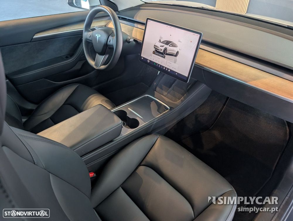 Tesla Model 3 - 9