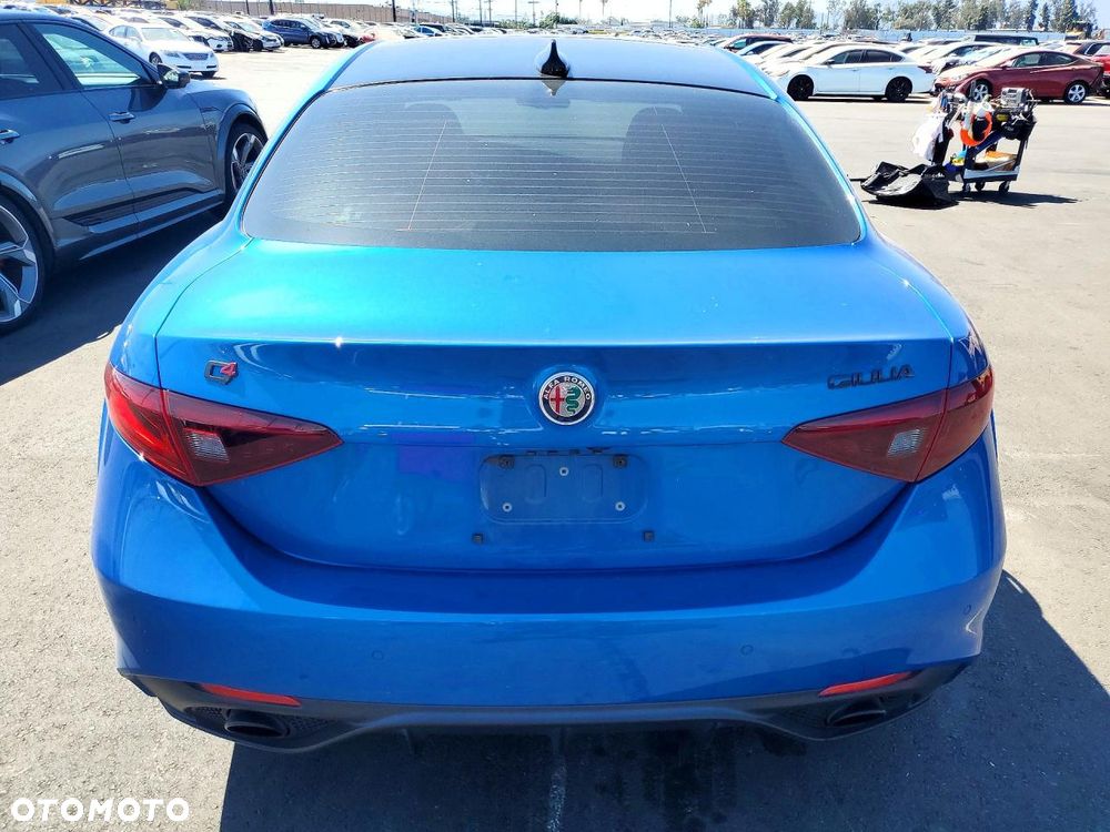 Alfa Romeo Giulia 2.0 Turbo 16V AT8-Q4 Ti - 6