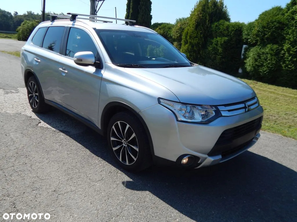 Mitsubishi Outlander 2.2 DI-D Instyle SDA 4WD - 2