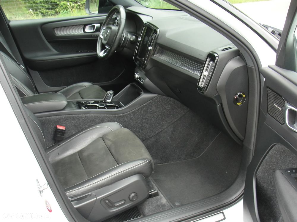 Volvo XC 40 D4 AWD Geartronic R-Design - 7
