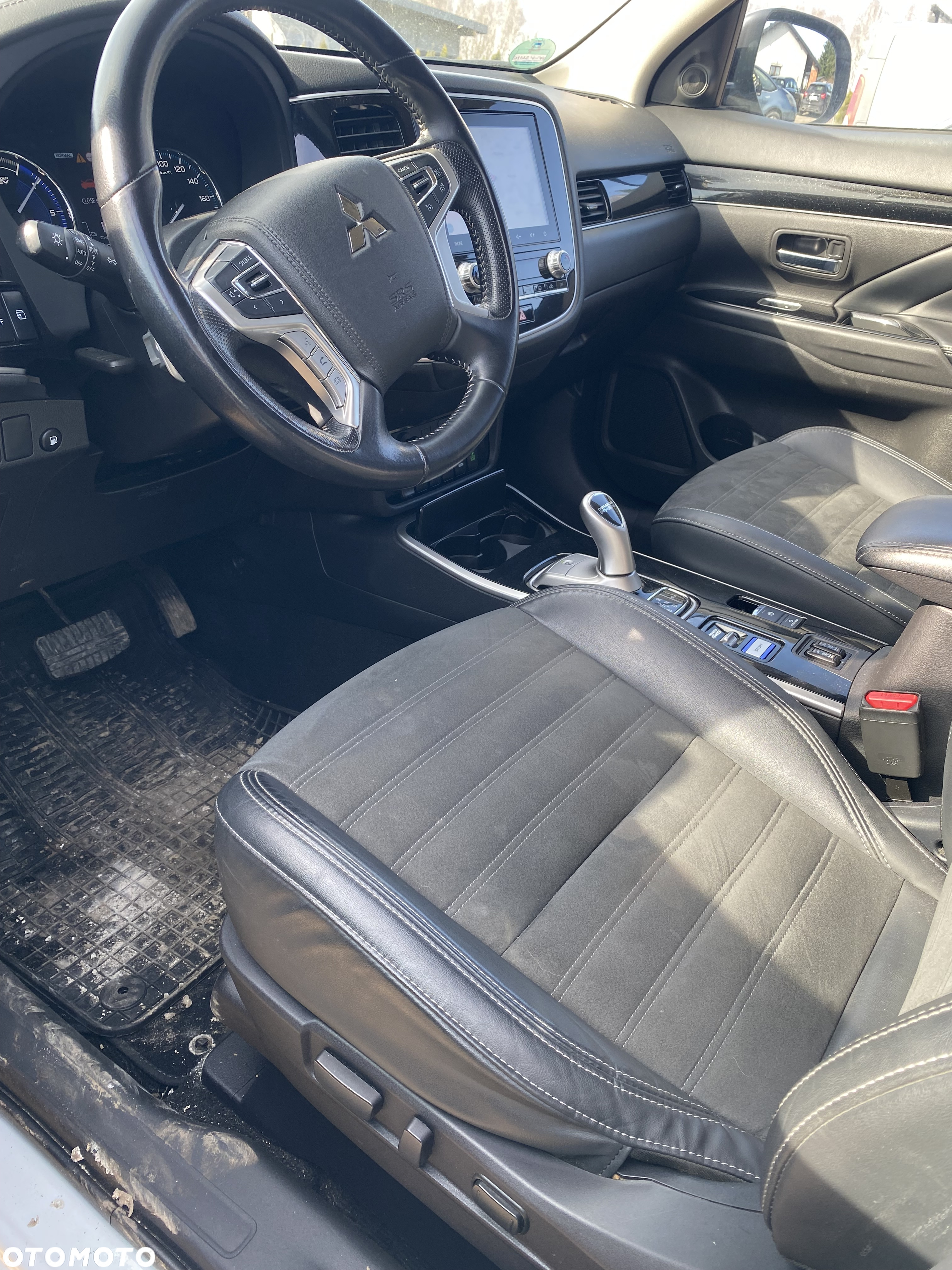 Mitsubishi Outlander PHEV Instyle - 12