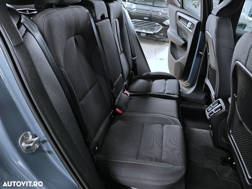 Volvo XC 40 T3 AT8 Momentum Pro - 19