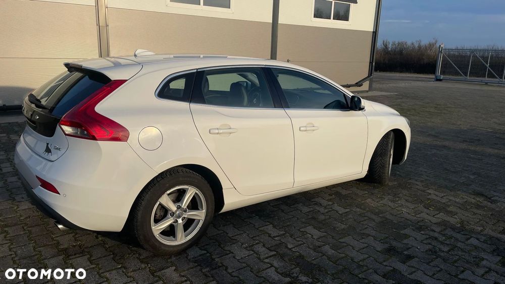 Volvo V40 D4 Inscription - 4